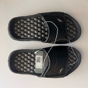 Speedo nwt size 12 Black Slide Sandals kids boys or girls